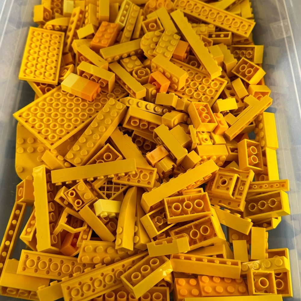 2lbs - Genuine LEGO Yellow Blend Random Bricks / Pieces / Plate Bulk Lot